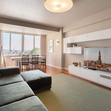 Carolina Roomy & Modern Apartment Porto Luaran gambar