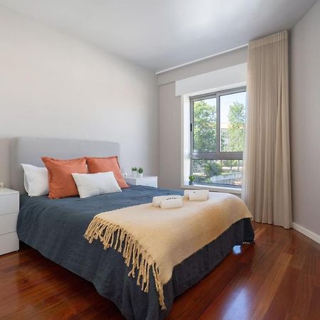 Carolina Roomy & Modern Apartment Porto Luaran gambar