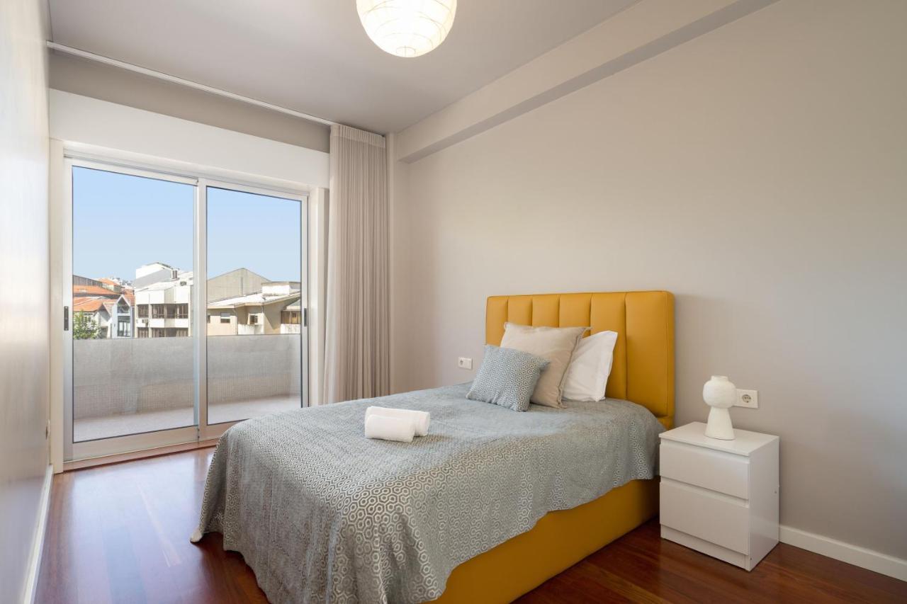 Carolina Roomy & Modern Apartment Porto Luaran gambar
